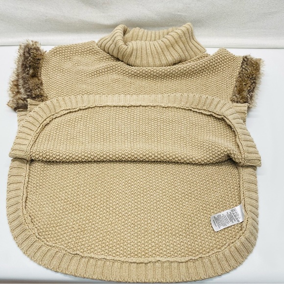 Aspen Kids Size M Tan Knit Turtleneck Poncho Sweater w/Buttons Faux Fur Trim - Picture 10 of 15